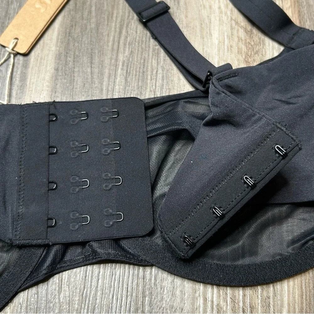 NWT SKIMS No Show Molded Unlined Balconette - Picture 8 of 11